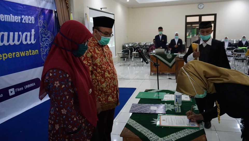 Penandatanganan sumpah