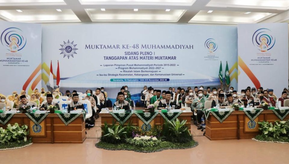 Sidang Pleno Muktamar ke-48 Muhammadiyah Sidang Pleno Muktamar ke-48 Muhammadiyah